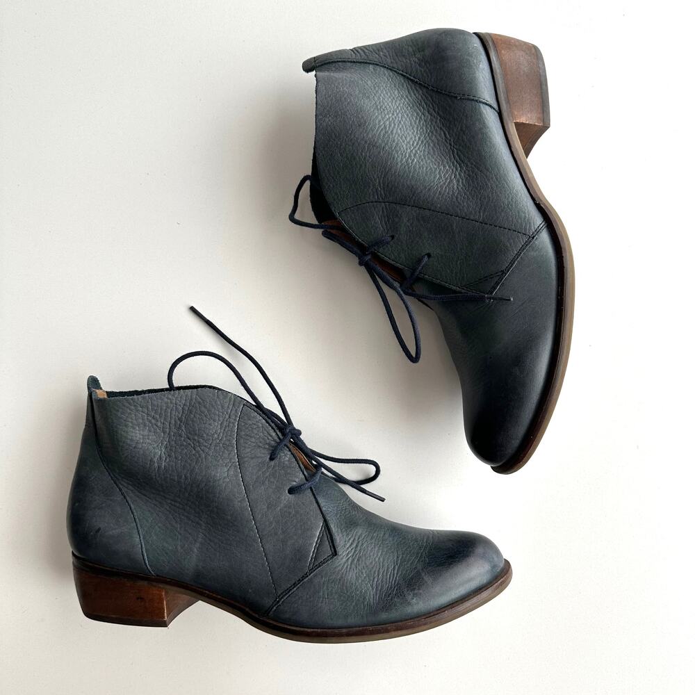 Latigo Isaac Chukka Two Hole Lace Up Wood Heel Navy Gray Booties‎ 9
